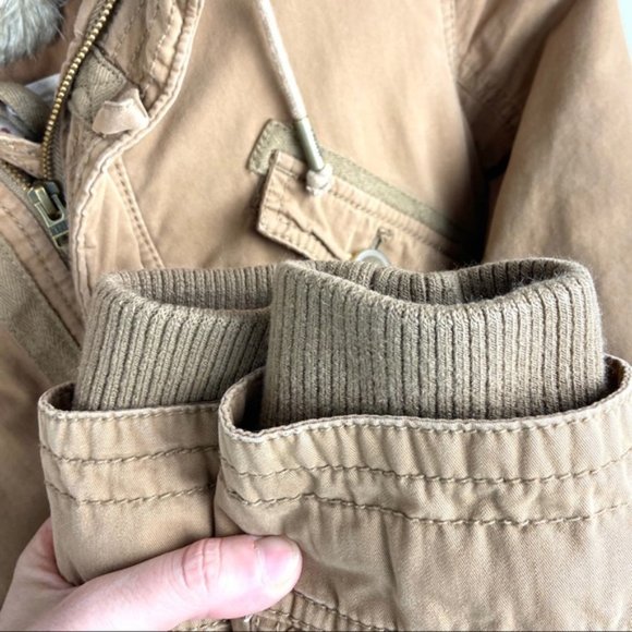 Aritzia TNA Fur Lined Brown Military Jacket Sz XS - Picture 8 of 8